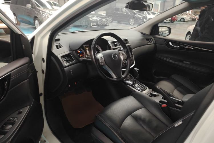 Used Nissan Tiida 2019 1.6L CVT ZhiZun Edition China VI standard Left Front Seat
