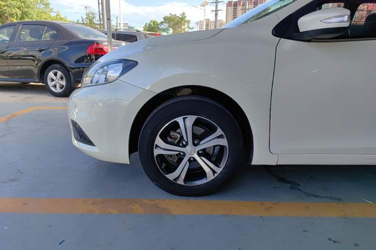 Used Nissan Tiida 2019 1.6L CVT Smart Drive Version China VI Standard Left Front Wheel Hub