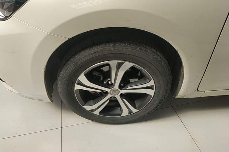 Used Nissan Tiida 2019 1.6L CVT Smart Drive Version China VI Standard Left Front Wheel Hub