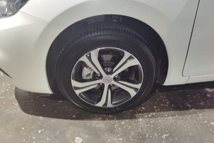 Used Nissan Tiida 2019 1.6L CVT Smart Drive Version China VI Standard Left Front Wheel Hub