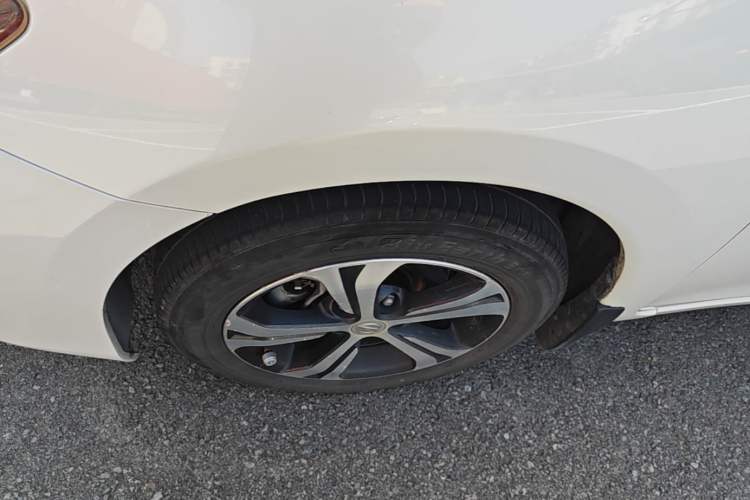 Used Nissan Tiida 2019 1.6L CVT Smart Drive Version China VI Standard Left Front Wheel Hub