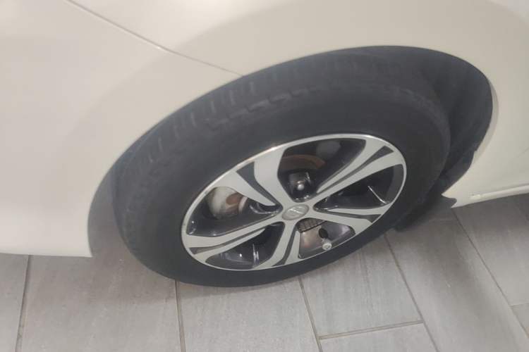 Used Nissan Tiida 2019 1.6L CVT Smart Drive Version China VI Standard Left Front Wheel Hub