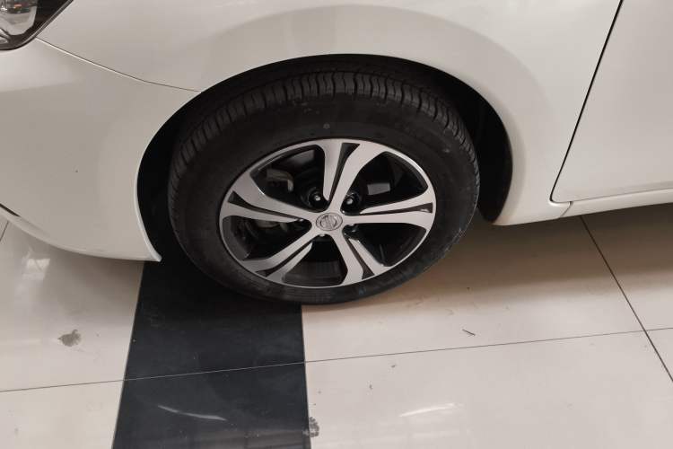Used Nissan Tiida 2019 1.6L CVT Smart Drive Version China VI Standard Left Front Wheel Hub