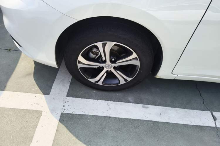 Used Nissan Tiida 2019 1.6L CVT Smart Drive Version China VI Standard Left Front Wheel Hub