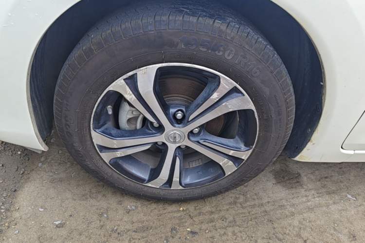Used Nissan Tiida 2019 1.6L CVT Smart Enjoyment Version China VI Standard Left Front Wheel Hub