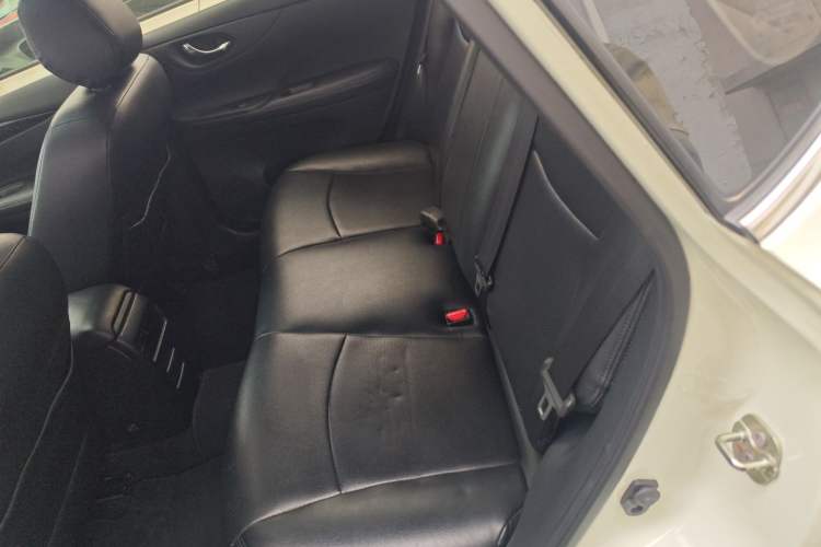 Used Nissan Tiida 2019 1.6L CVT Cool Edition China VI Standard Left Rear Seat