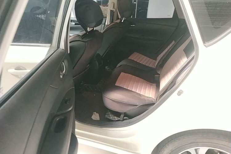 Used Nissan Tiida 2019 1.6L CVT Smart Drive Version China VI Standard Left Rear Seat