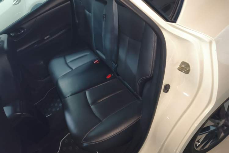 Used Nissan Tiida 2019 1.6L CVT ZhiZun Edition China VI standard Left Rear Seat
