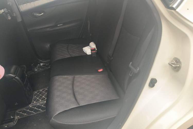 Used Nissan Tiida 2019 1.6L CVT Cool Edition China VI Standard Left Rear Seat