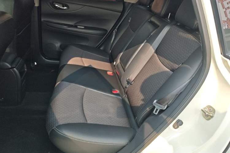 Used Nissan Tiida 2019 1.6L CVT Smart Enjoyment Version China V Standard Left Rear Seat