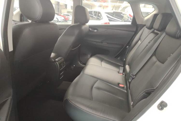 Used Nissan Tiida 2019 1.6L CVT ZhiZun Edition China VI standard Left Rear Seat
