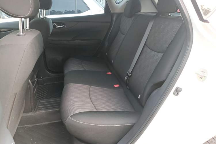 Used Nissan Tiida 2019 1.6L CVT Cool Edition China VI Standard Left Rear Seat