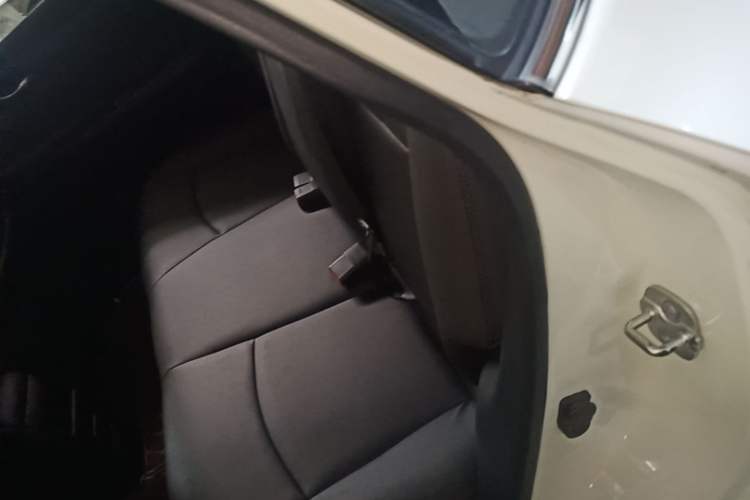 Used Nissan Tiida 2019 1.6L CVT Cool Edition China VI Standard Left Rear Seat