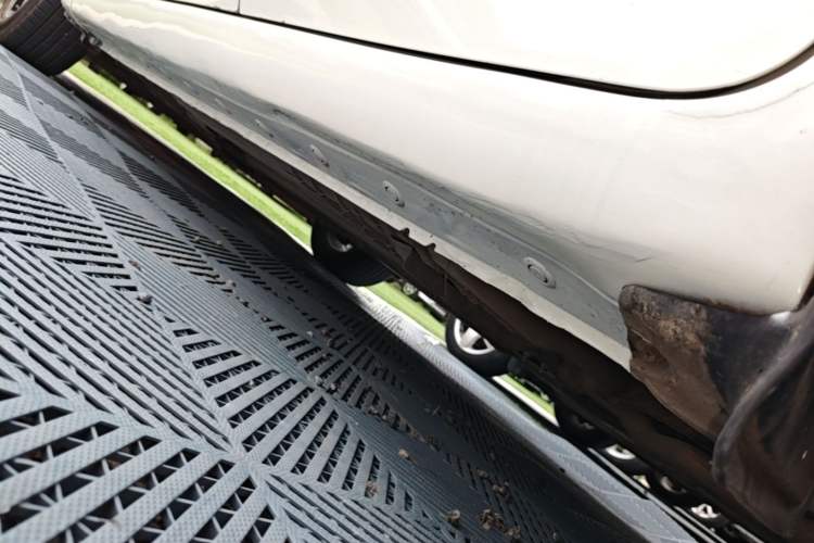 Used Nissan Tiida 2019 1.6L CVT Smart Drive Version China VI Standard Left Side Sill