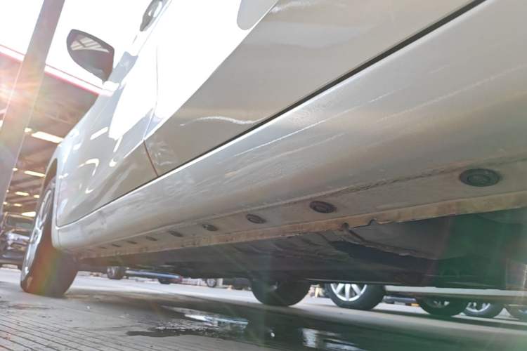Used Nissan Tiida 2019 1.6L CVT Cool Edition China VI Standard Left Side Sill