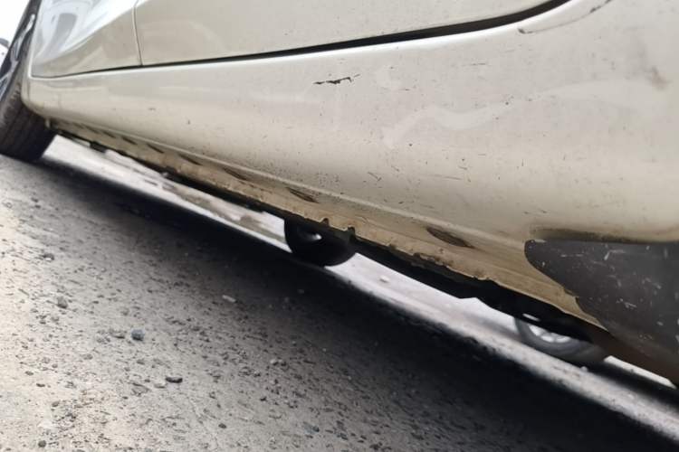 Used Nissan Tiida 2019 1.6L CVT Smart Drive Version China VI Standard Left Side Sill