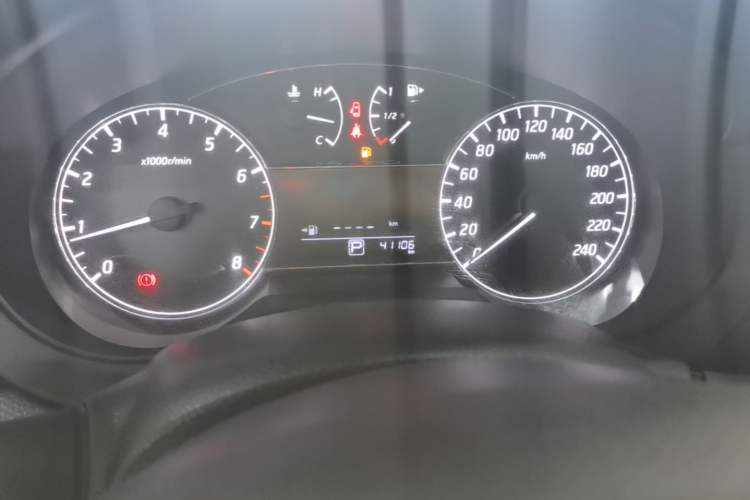 Used Nissan Tiida 2019 1.6L CVT Cool Edition China VI Standard Odometer Close Up