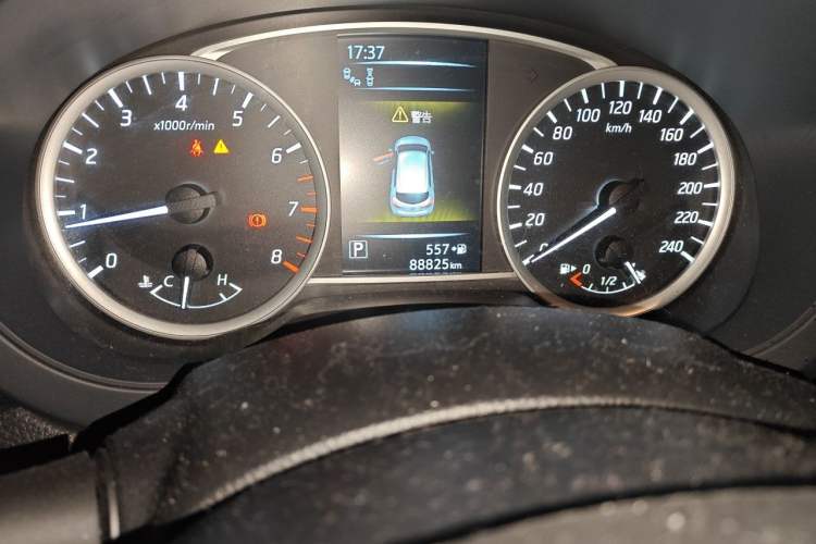 Used Nissan Tiida 2019 1.6L CVT Smart Drive Version China VI Standard Odometer Close Up