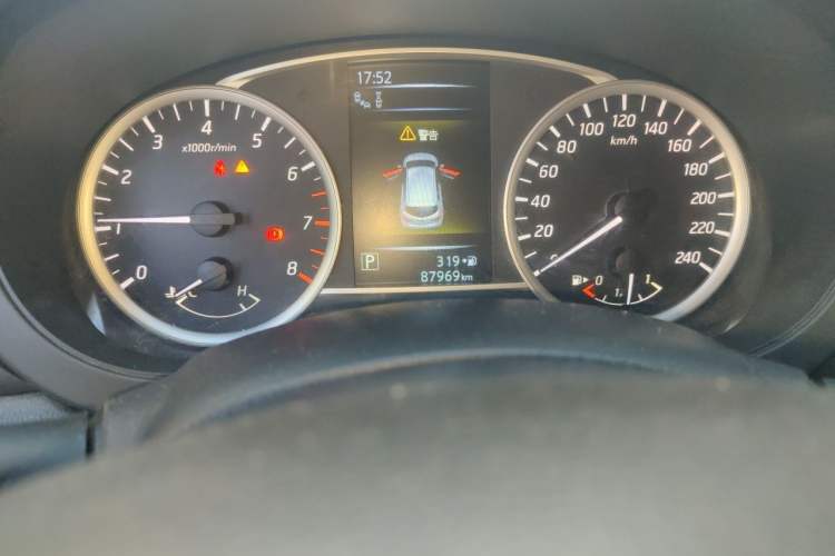 Used Nissan Tiida 2019 1.6L CVT Smart Drive Version China VI Standard Odometer Close Up