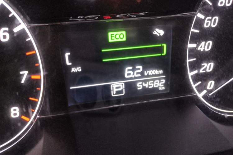 Used Nissan Tiida 2019 1.6L CVT Cool Edition China VI Standard Odometer Close Up
