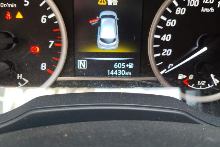 Used Nissan Tiida 2019 1.6L CVT Smart Drive Version China VI Standard Odometer Close Up