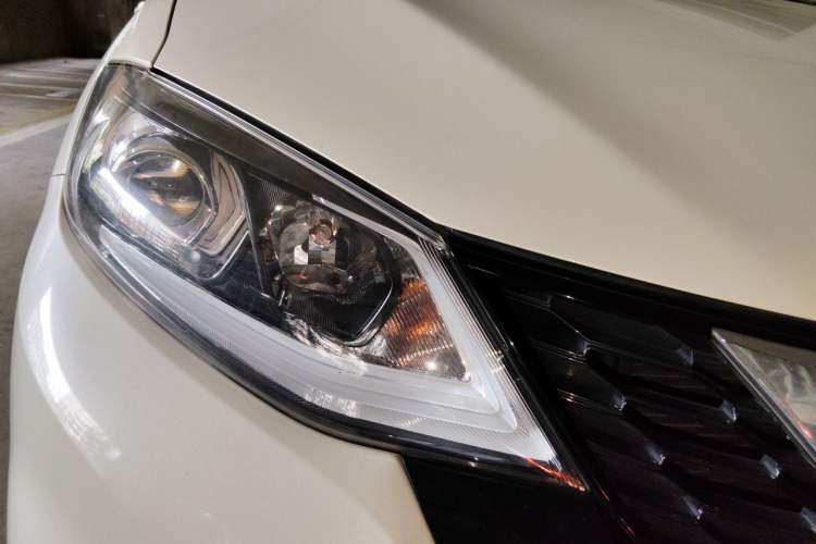 Used Nissan Tiida 2019 1.6L CVT Smart Enjoyment Version China VI Standard Right Front Headlight