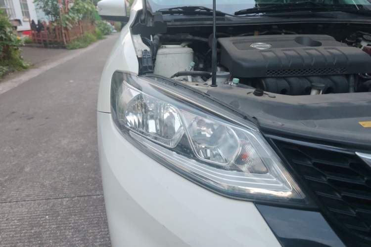 Used Nissan Tiida 2019 1.6L CVT Smart Drive Version China VI Standard Right Front Headlight