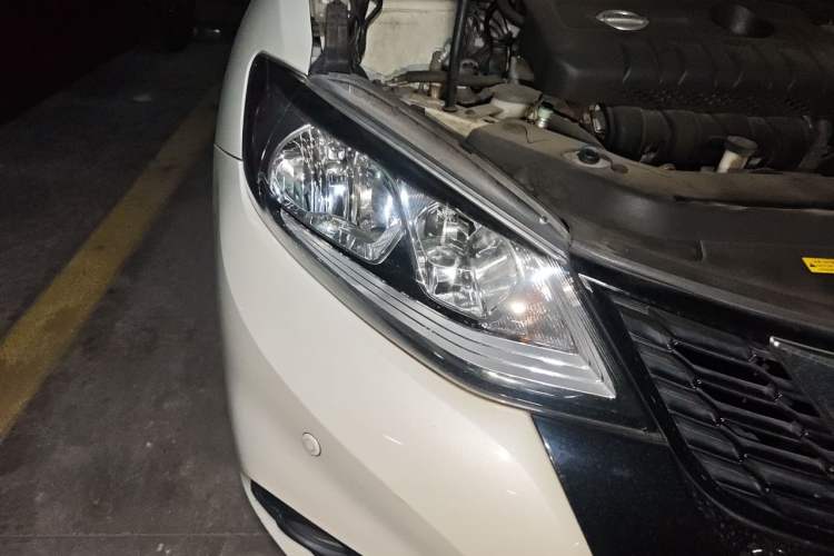 Used Nissan Tiida 2019 1.6L CVT Smart Drive Version China VI Standard Right Front Headlight