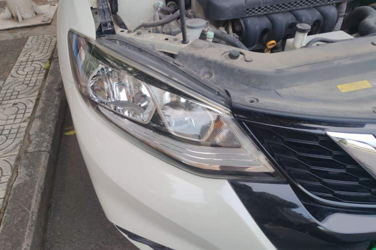Used Nissan Tiida 2019 1.6L CVT Smart Drive Version China VI Standard Right Front Headlight
