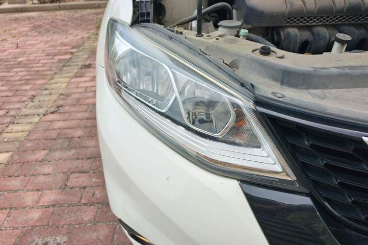 Used Nissan Tiida 2019 1.6L CVT Cool Edition China VI Standard Right Front Headlight
