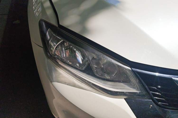 Used Nissan Tiida 2019 1.6L CVT Smart Drive Version China VI Standard Right Front Headlight
