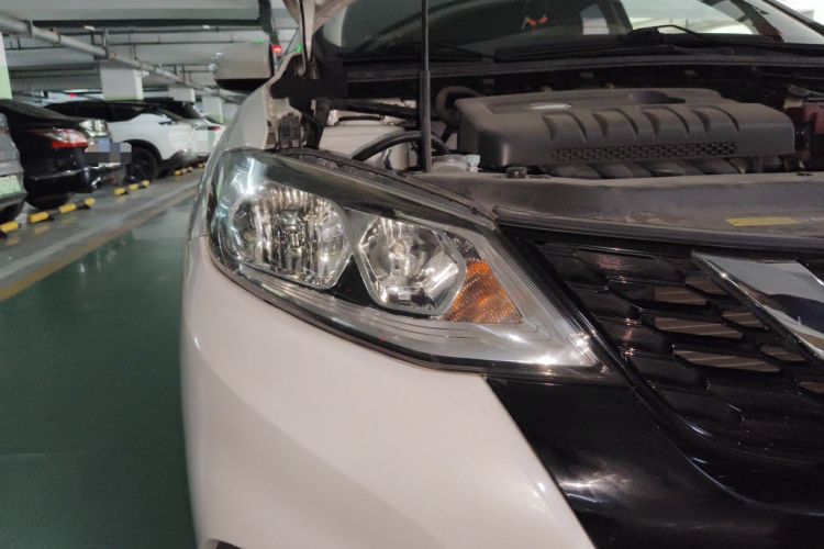 Used Nissan Tiida 2019 1.6L CVT Smart Drive Version China V Standard Right Front Headlight
