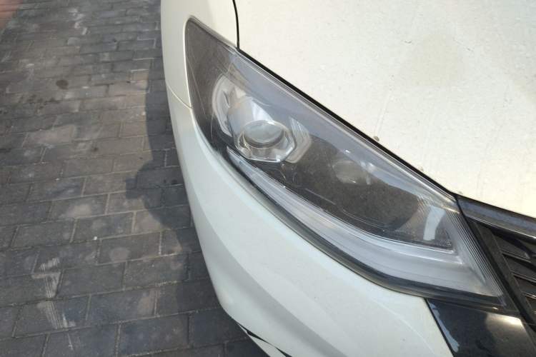 Used Nissan Tiida 2019 1.6L CVT Smart Enjoyment Version China VI Standard Right Front Headlight