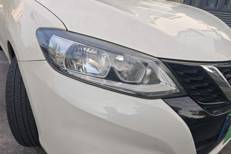 Used Nissan Tiida 2019 1.6L CVT Smart Drive Version China VI Standard Right Front Headlight