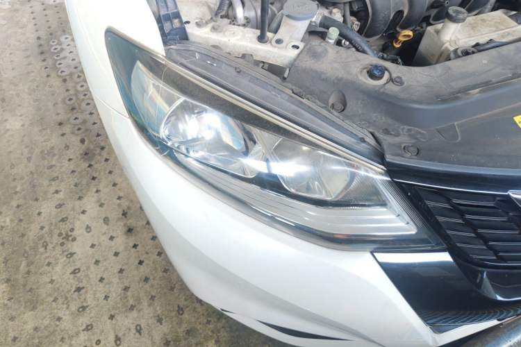 Used Nissan Tiida 2019 1.6L CVT Smart Drive Version China VI Standard Right Front Headlight