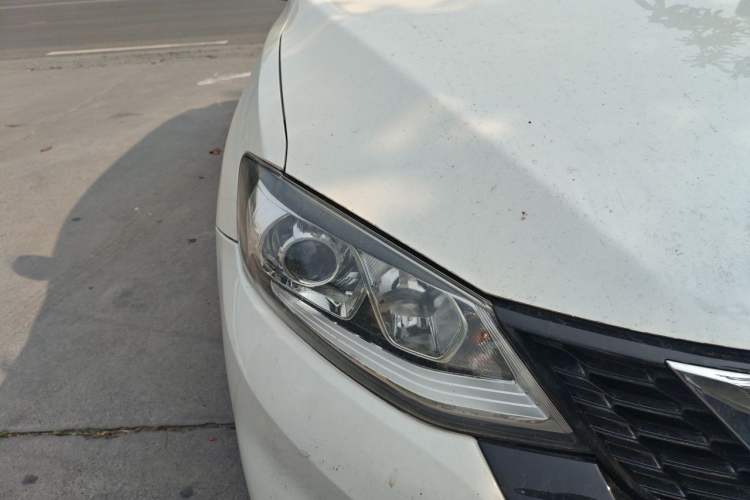Used Nissan Tiida 2019 1.6L CVT Smart Drive Version China VI Standard Right Front Headlight