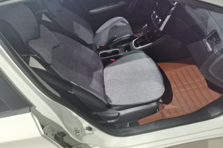 Used Nissan Tiida 2019 1.6L CVT Smart Drive Version China VI Standard Right Front Seat