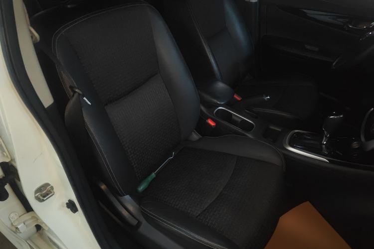 Used Nissan Tiida 2019 1.6L CVT Smart Enjoyment Version China VI Standard Right Front Seat