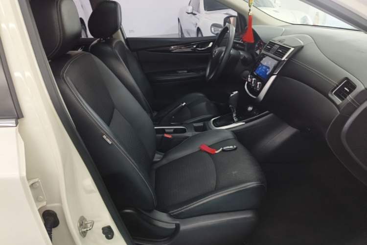 Used Nissan Tiida 2019 1.6L CVT Smart Drive Version China VI Standard Right Front Seat