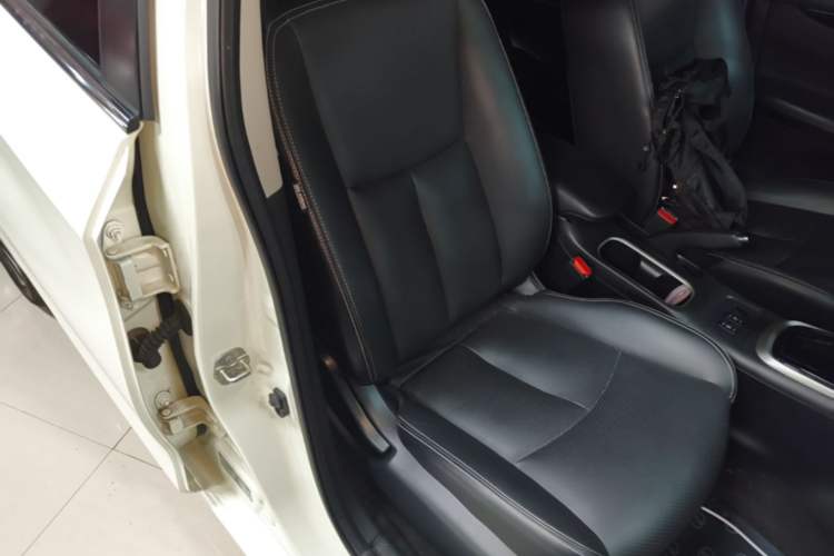 Used Nissan Tiida 2019 1.6L CVT ZhiZun Edition China VI standard Right Front Seat