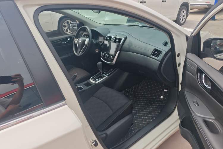 Used Nissan Tiida 2019 1.6L CVT Cool Edition China VI Standard Right Front Seat
