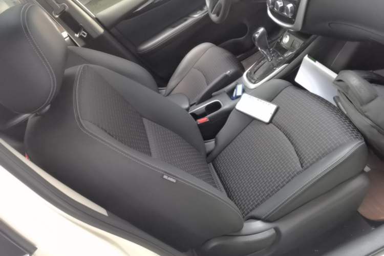 Used Nissan Tiida 2019 1.6L CVT Smart Drive Version China VI Standard Right Front Seat
