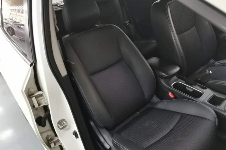 Used Nissan Tiida 2019 1.6L CVT Smart Enjoyment Version China VI Standard Right Front Seat
