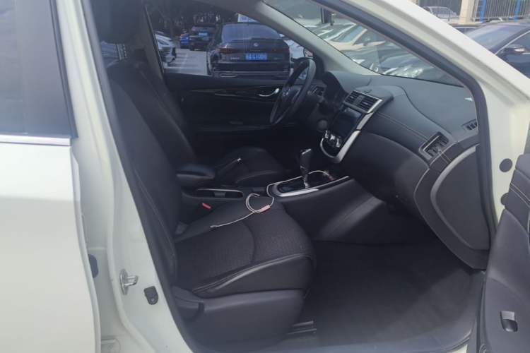 Used Nissan Tiida 2019 1.6L CVT Smart Drive Version China VI Standard Right Front Seat