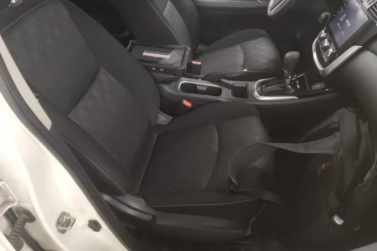 Used Nissan Tiida 2019 1.6L CVT Cool Dynamic Version China V Standard Right Front Seat