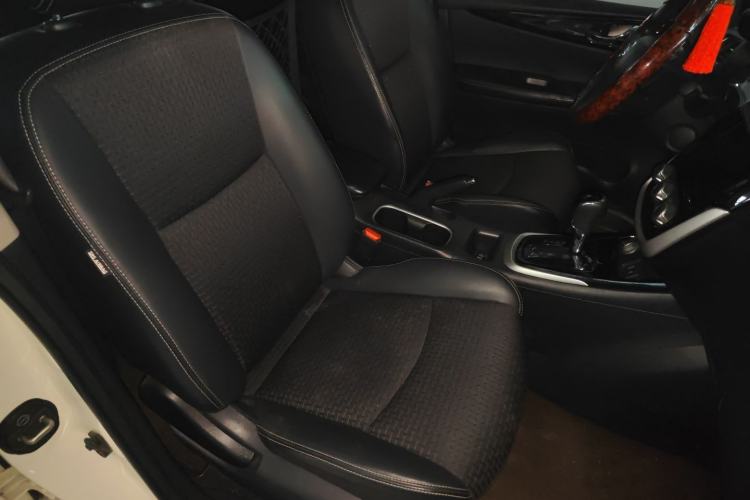 Used Nissan Tiida 2019 1.6L CVT Smart Enjoyment Version China VI Standard Right Front Seat