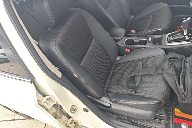 Used Nissan Tiida 2019 1.6L CVT Smart Enjoyment Version China VI Standard Right Front Seat