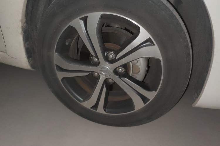 Used Nissan Tiida 2019 1.6L CVT Smart Drive Version China VI Standard Right Front Wheel Hub