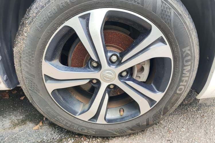 Used Nissan Tiida 2019 1.6L CVT Smart Drive Version China V Standard Right Front Wheel Hub