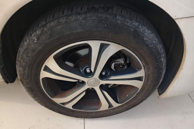 Used Nissan Tiida 2019 1.6L CVT Smart Drive Version China VI Standard Right Front Wheel Hub